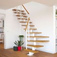 Dolle Mittelholmtreppe Hamburg 1/4 gewendelt Eiche, geölt 85 cm breit für Geschosshöhen 240 – 279 cm UK Metall Weiß inkl. einseitigem Designgeländer-small