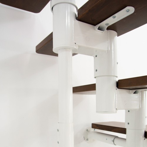 Minka Mittelholmtreppe Comfort in Buche auf Walnuss Unterkonstruktion weiß bis 312-336cm Geschösshöhe
